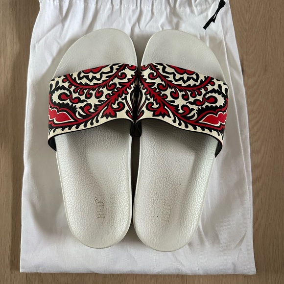 Red V White and Red Slide Sandals - Picture 2 of 3